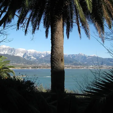 Pax Apartmanhotel Fiumaretta di Ameglia