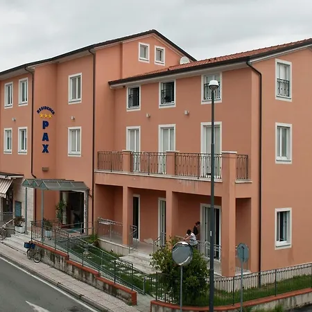 Apart-hotel Pax Fiumaretta di Ameglia
